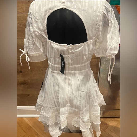 🤍 Lulu’s Ivory Textured Wrap-Style Mini Dress 🤍 - Picture 4 of 6